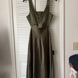Elegant Olive Green Sleeveless Dress